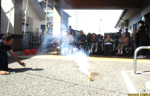 打ち上げ花火の様子① 打ち上げ花火の様子①