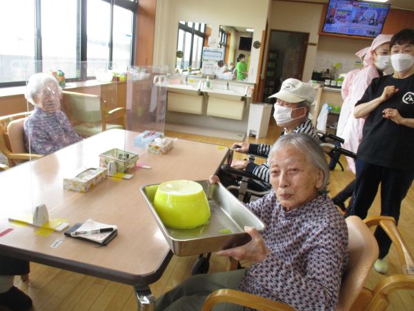 顔と同じ大きさ!! 顔と同じ大きさ!!