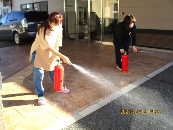 キーパー職員へ消火訓練実施 キーパー職員へ消火訓練実施