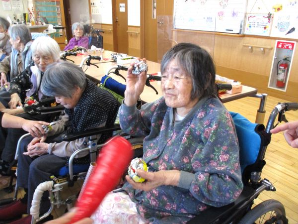 豆まきの様子③ 豆まきの様子③